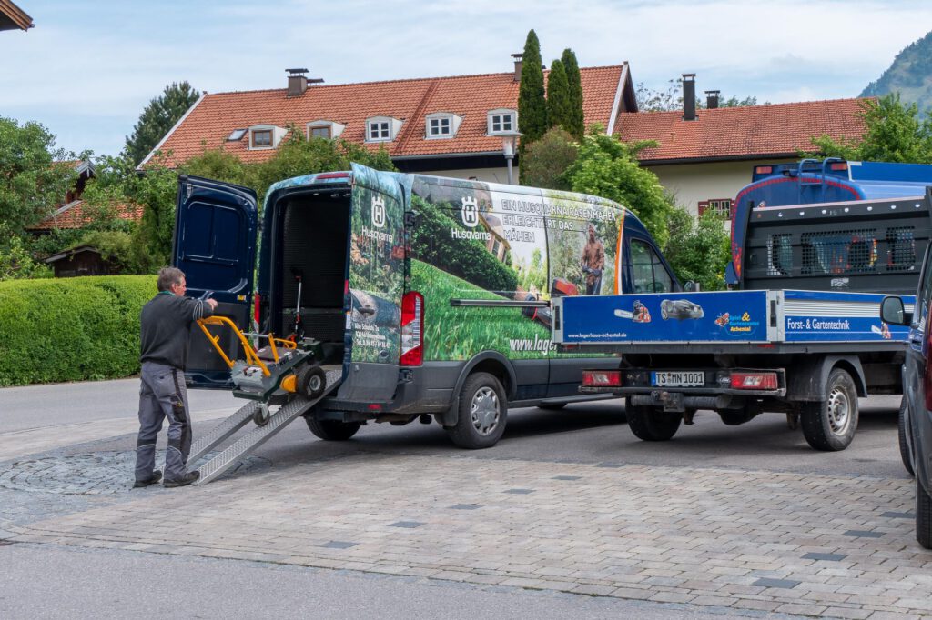 Spiel&Gartencenter Achental holt und bringt Ihre Maschinen und Geräte